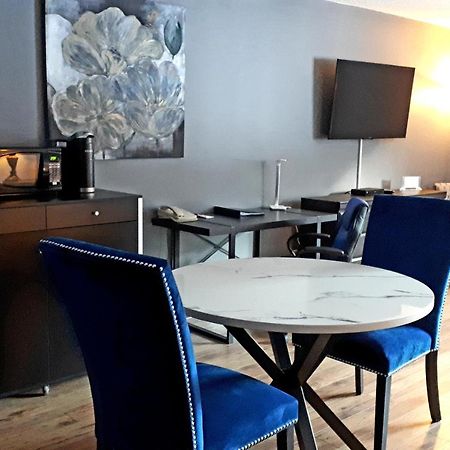 Causeway Bay Hotel Sparwood Extérieur photo