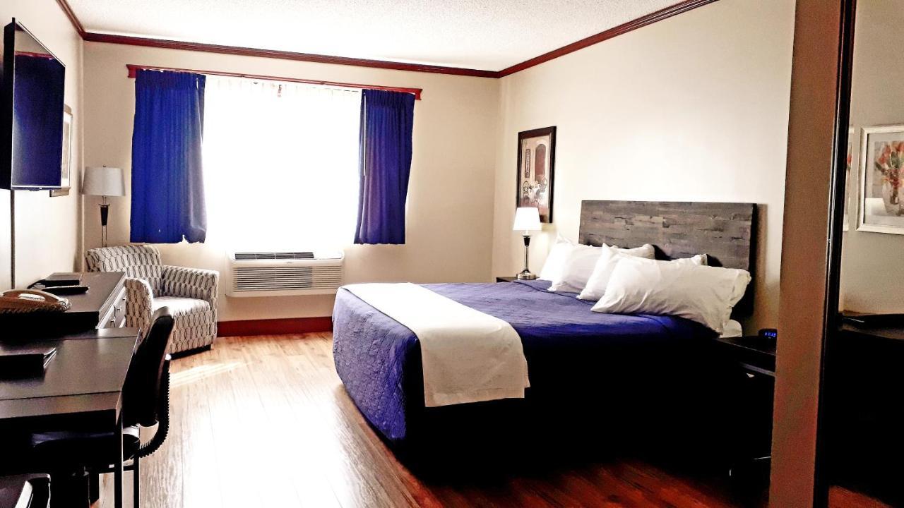 Causeway Bay Hotel Sparwood Extérieur photo