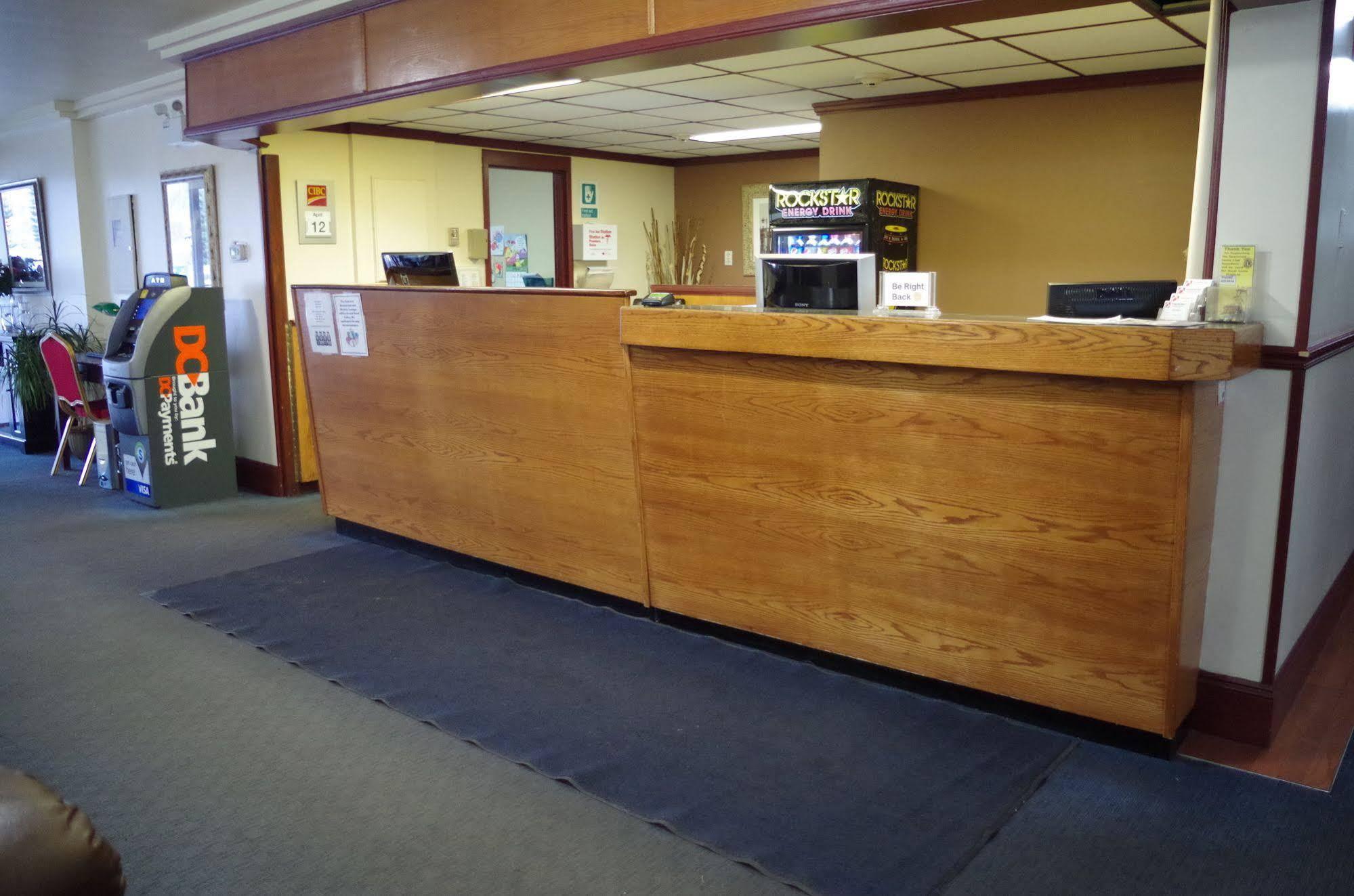Causeway Bay Hotel Sparwood Extérieur photo