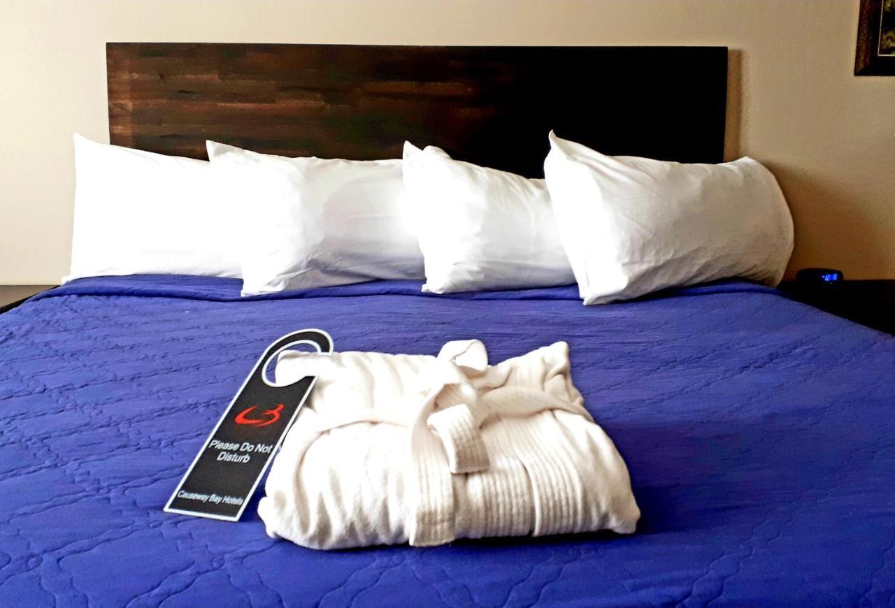 Causeway Bay Hotel Sparwood Extérieur photo