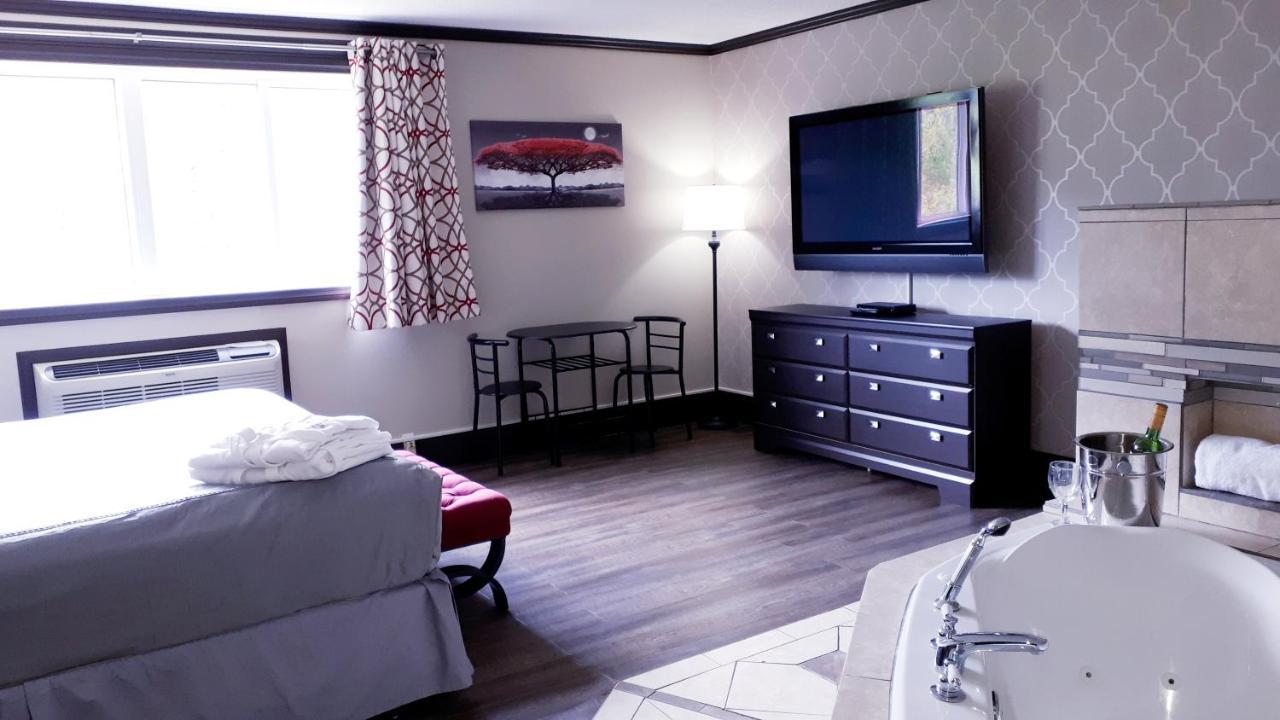 Causeway Bay Hotel Sparwood Extérieur photo