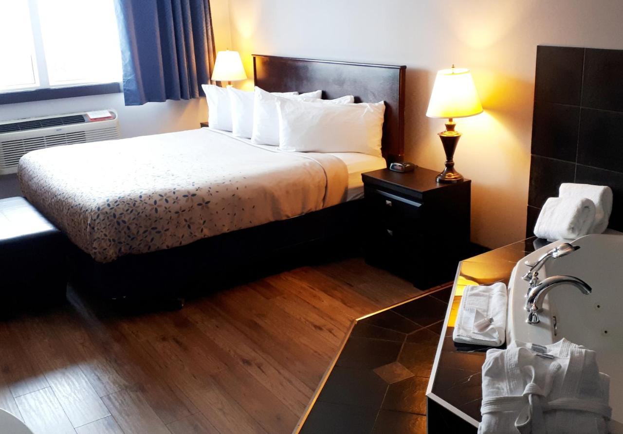 Causeway Bay Hotel Sparwood Extérieur photo