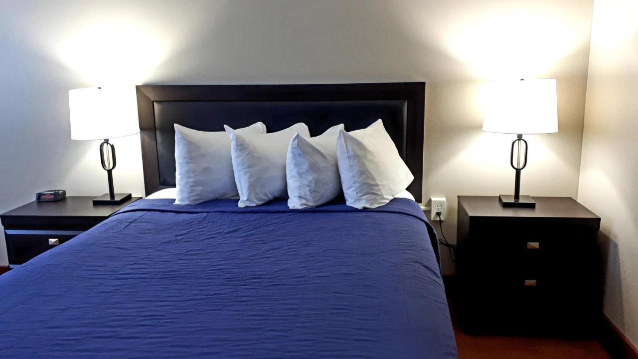 Causeway Bay Hotel Sparwood Extérieur photo