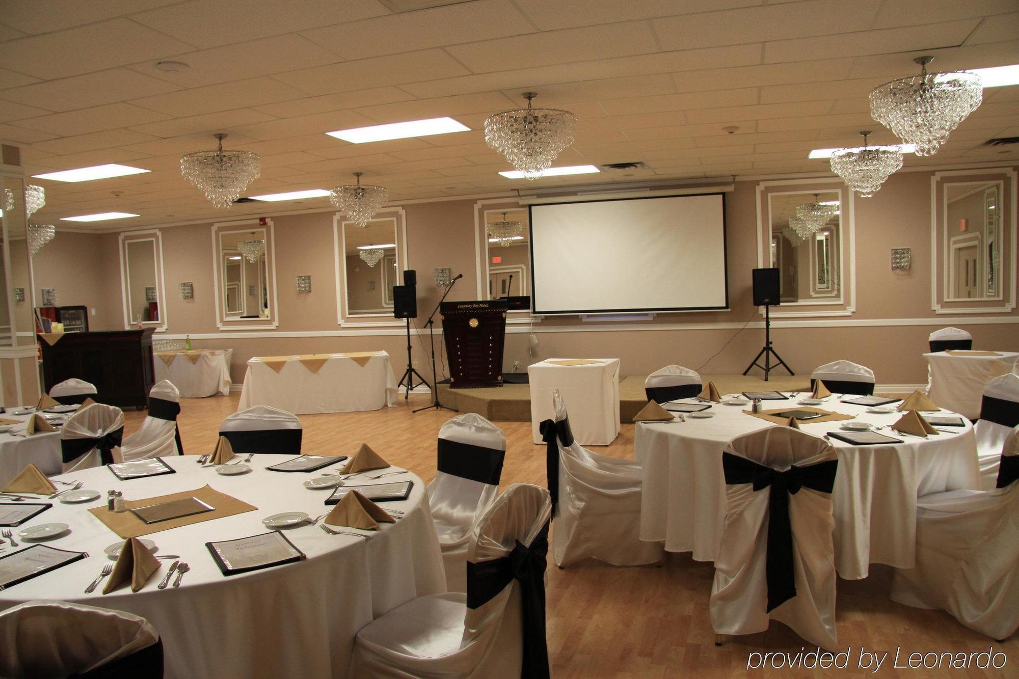 Causeway Bay Hotel Sparwood Extérieur photo