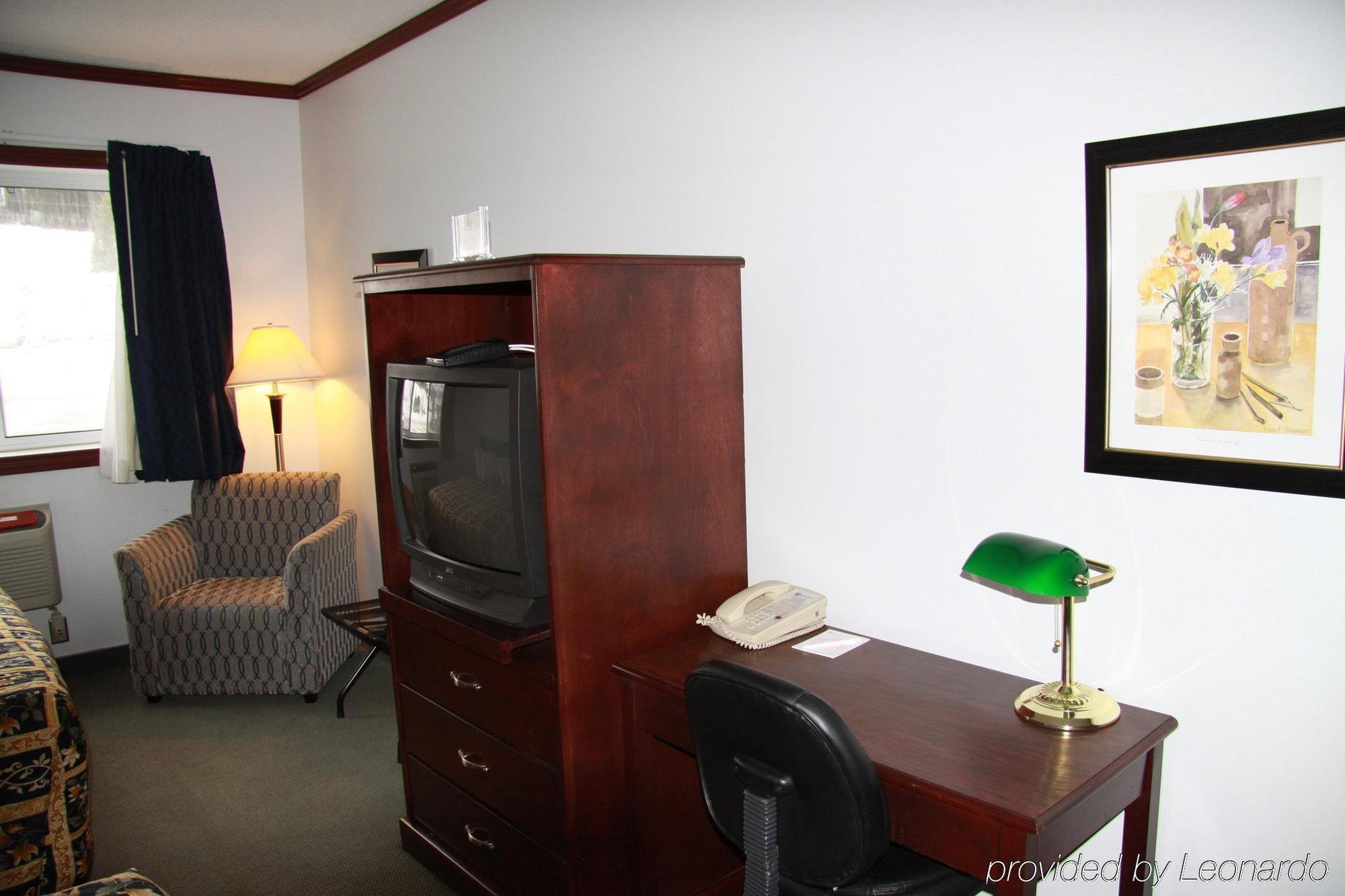 Causeway Bay Hotel Sparwood Extérieur photo