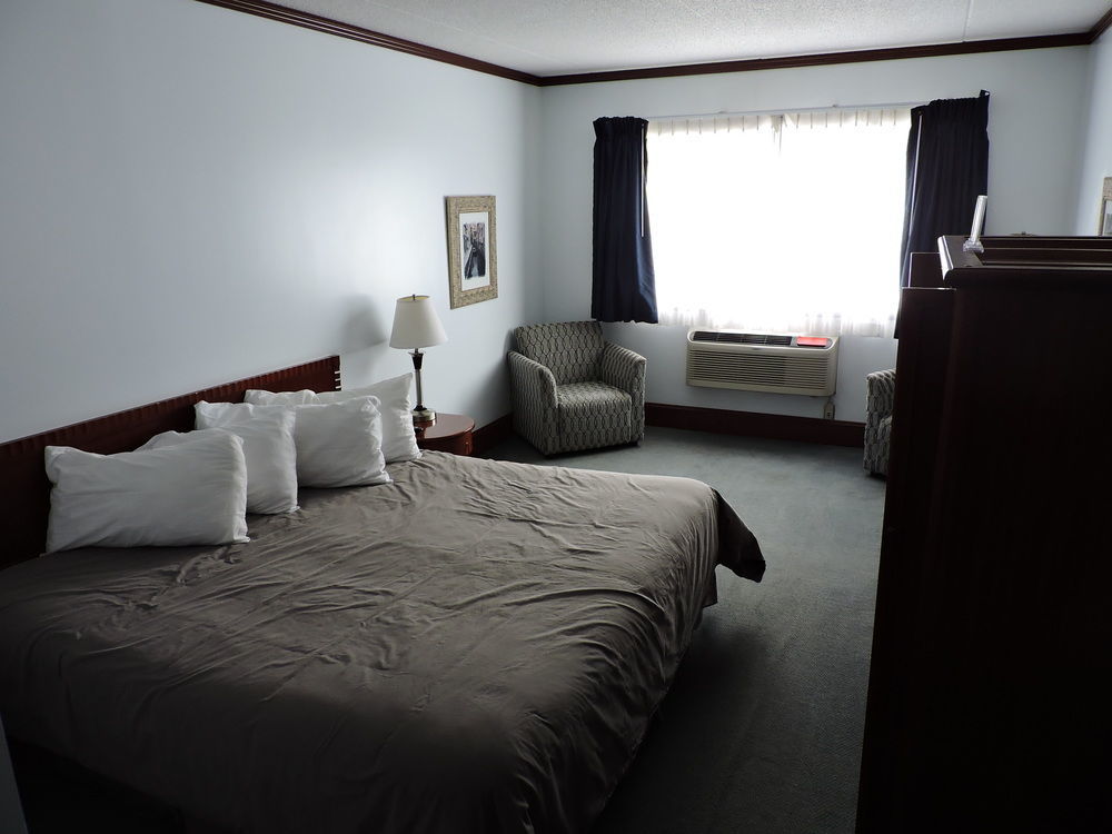 Causeway Bay Hotel Sparwood Extérieur photo