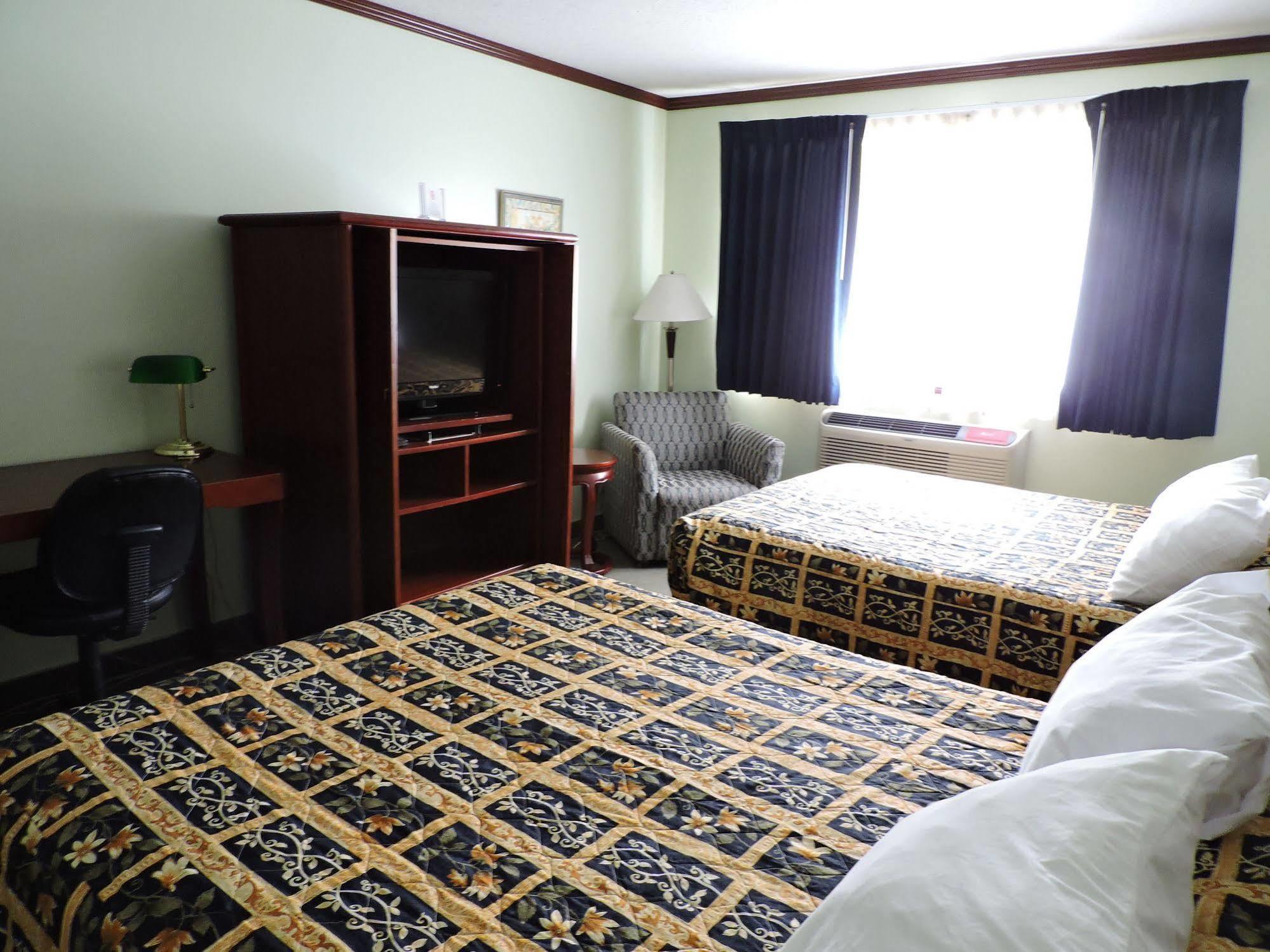 Causeway Bay Hotel Sparwood Extérieur photo
