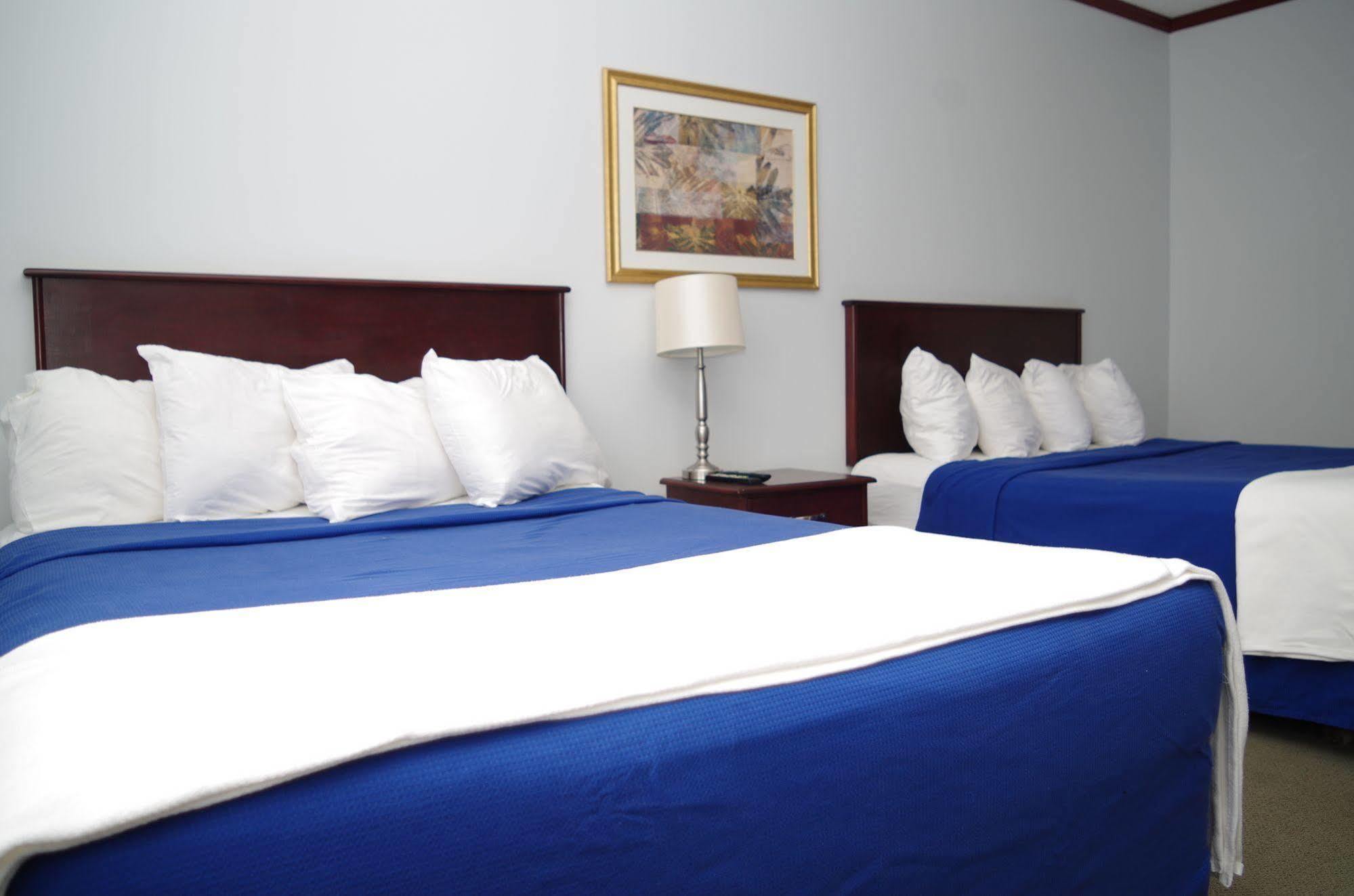Causeway Bay Hotel Sparwood Extérieur photo